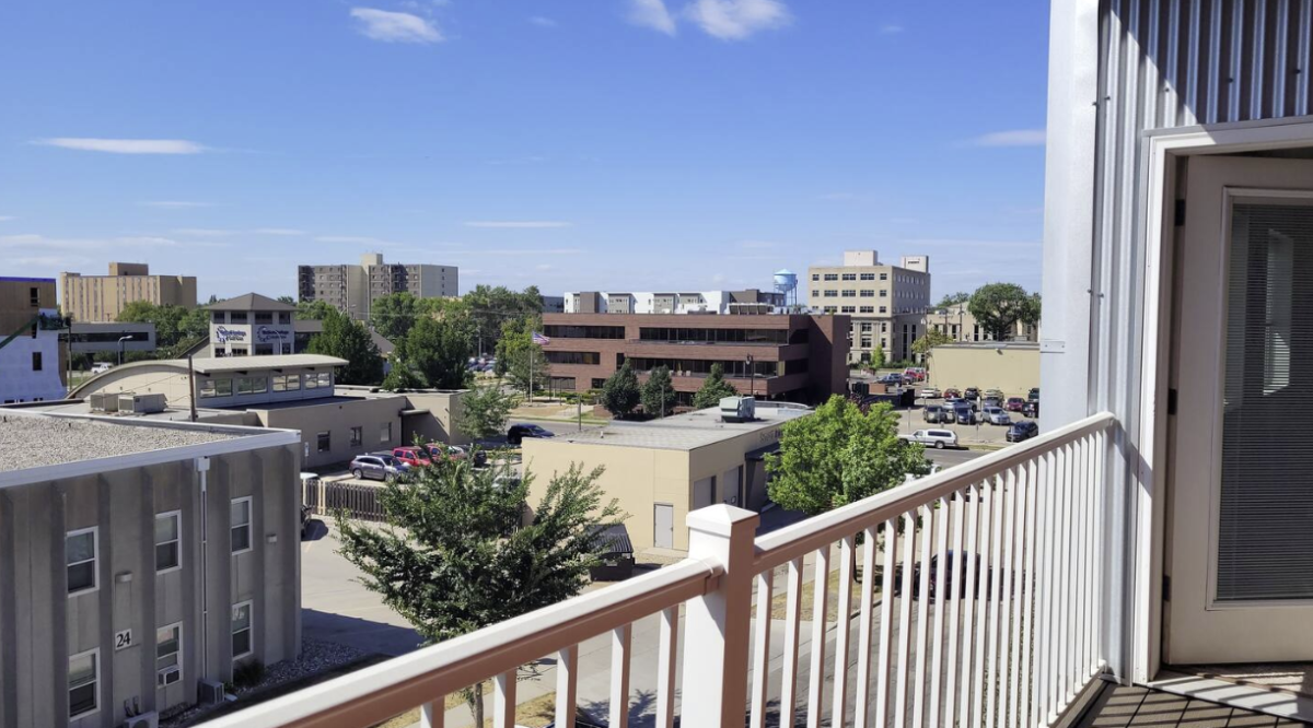 Downtown 4 Bedroom/3 Bath Flat Airbnb