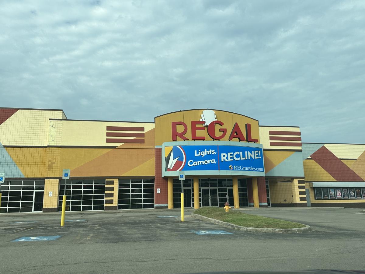 Regal Eastview Mall 13 | Victor, NY