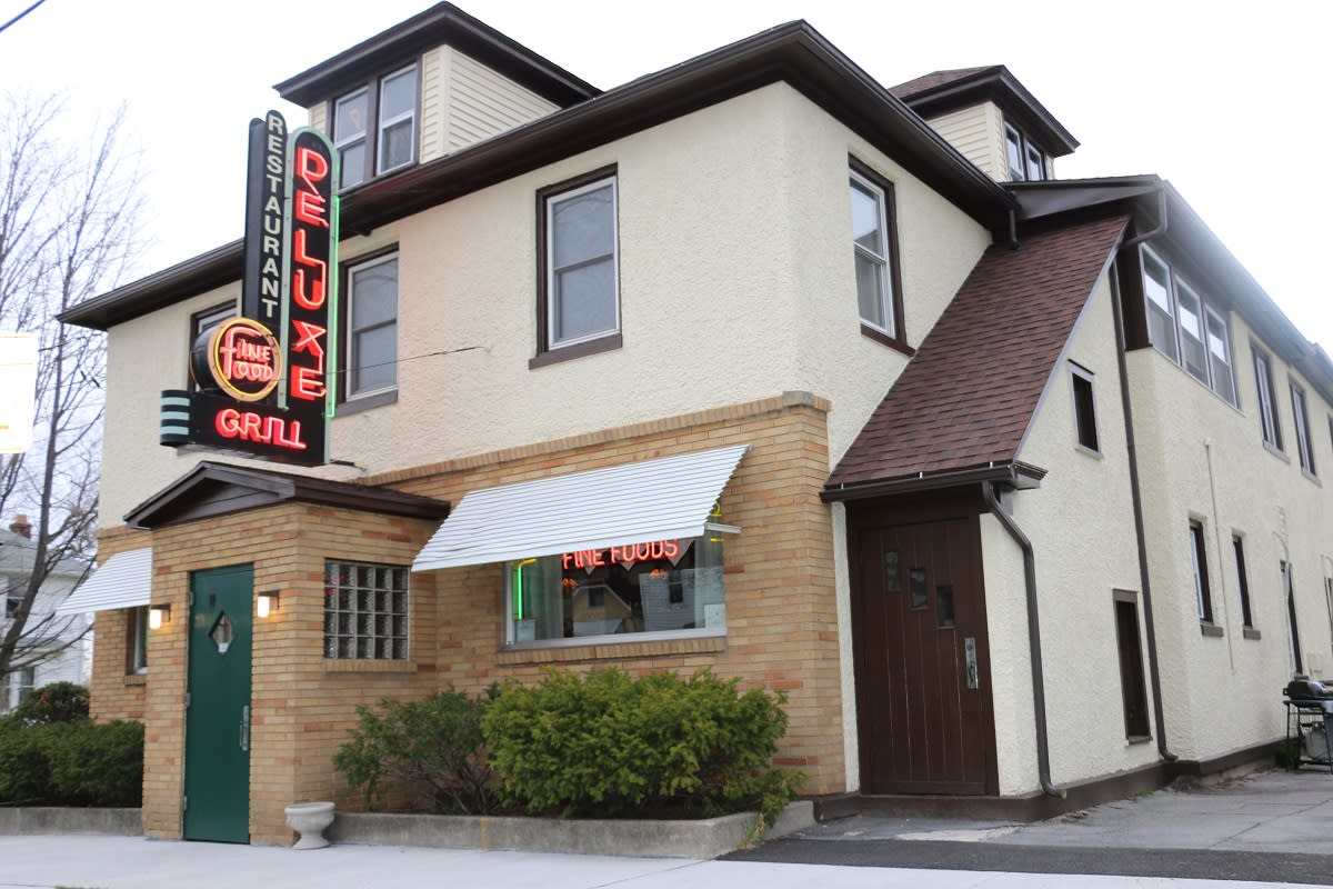 The Deluxe Grill Geneva, NY