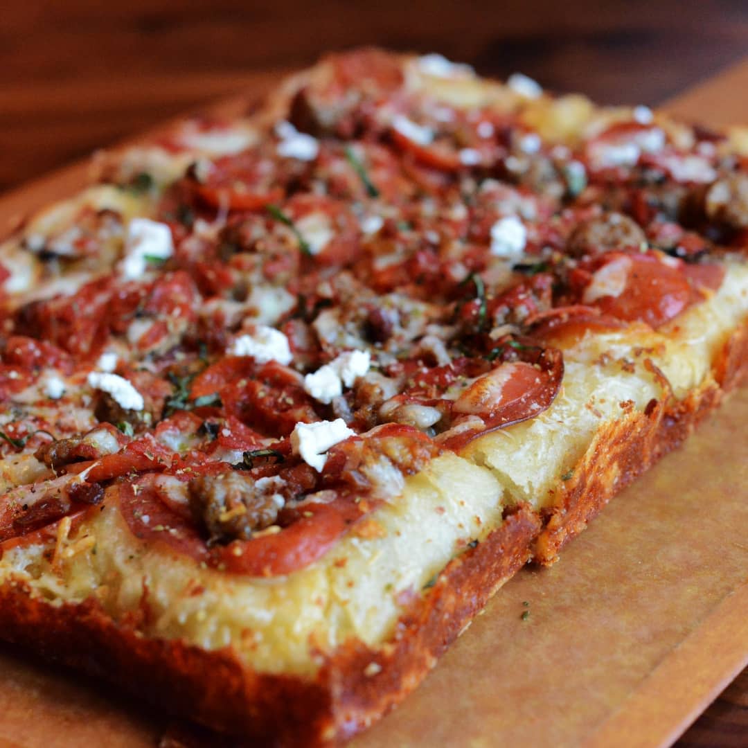 Lorenzo s Pizzeria