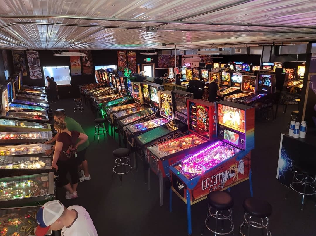 Fort Wayne Pinball Wizard's World Arcade