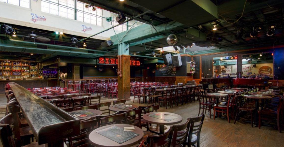 Pete's Dueling Piano Bar