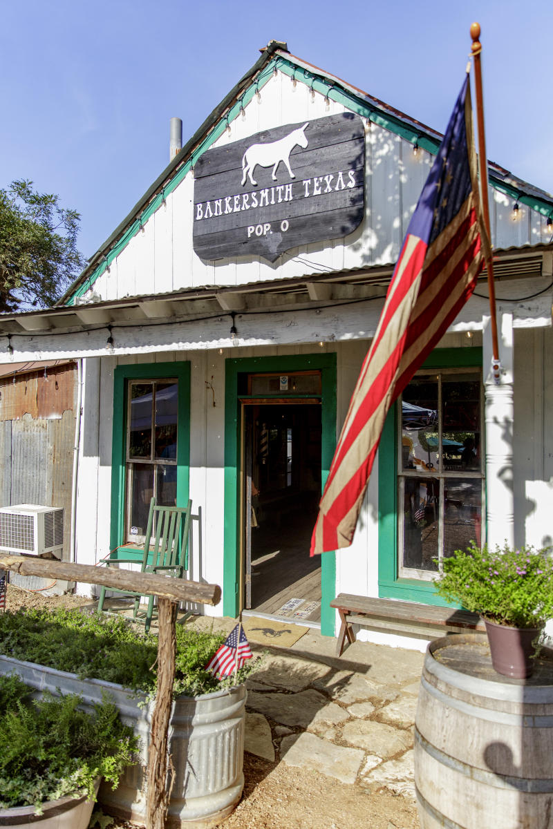Bankersmith, Texas Dancing