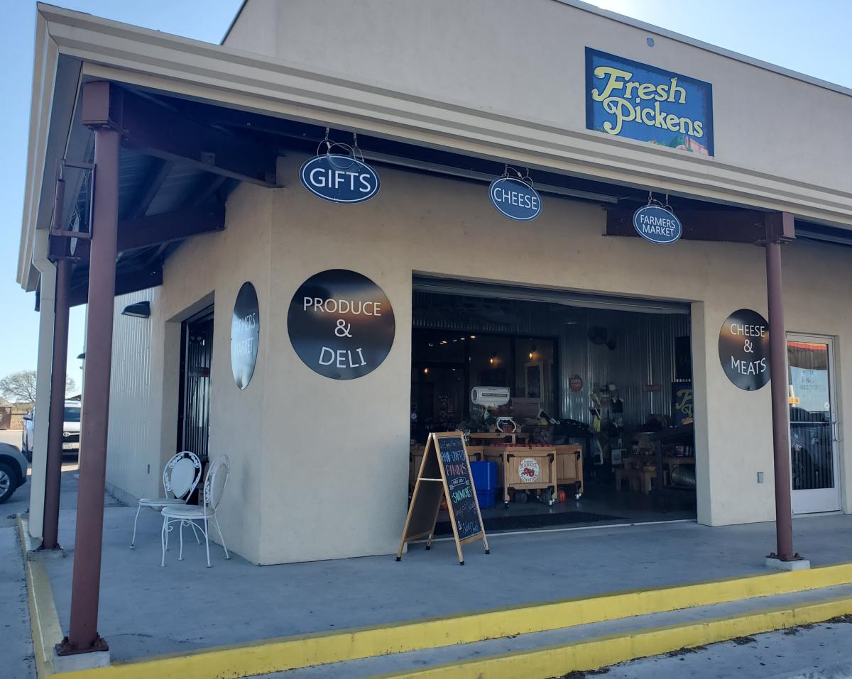 Fresh Pickens Sandwiches / Soups / Salads