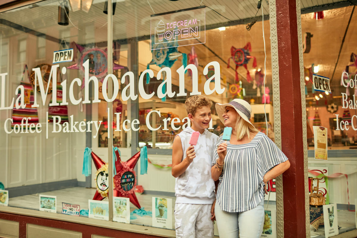 La Michoacana Irmanaju Galena Ice Cream Shop Galena Country