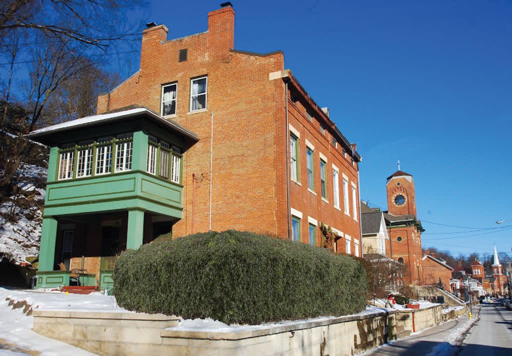 Galena Row House Vacation Rental in Galena, IL Galena Country