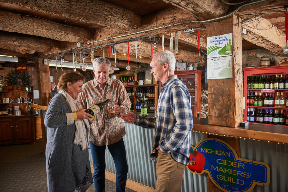 Apple Haus & Winery Grand Rapids MI, 49525