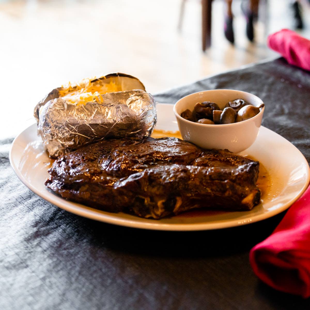 Doe's Eat Place of Claremore Green Country Oklahoma Official Site