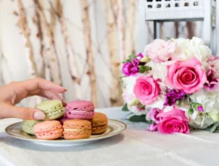 Le Macaron French Pastries