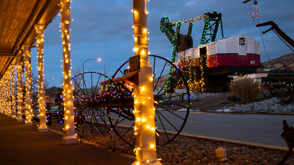 FH: Lights at the Homestead