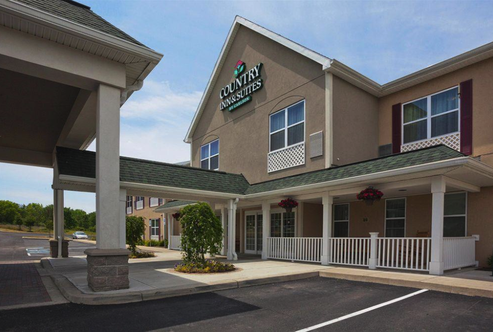 Country Inn & Suites