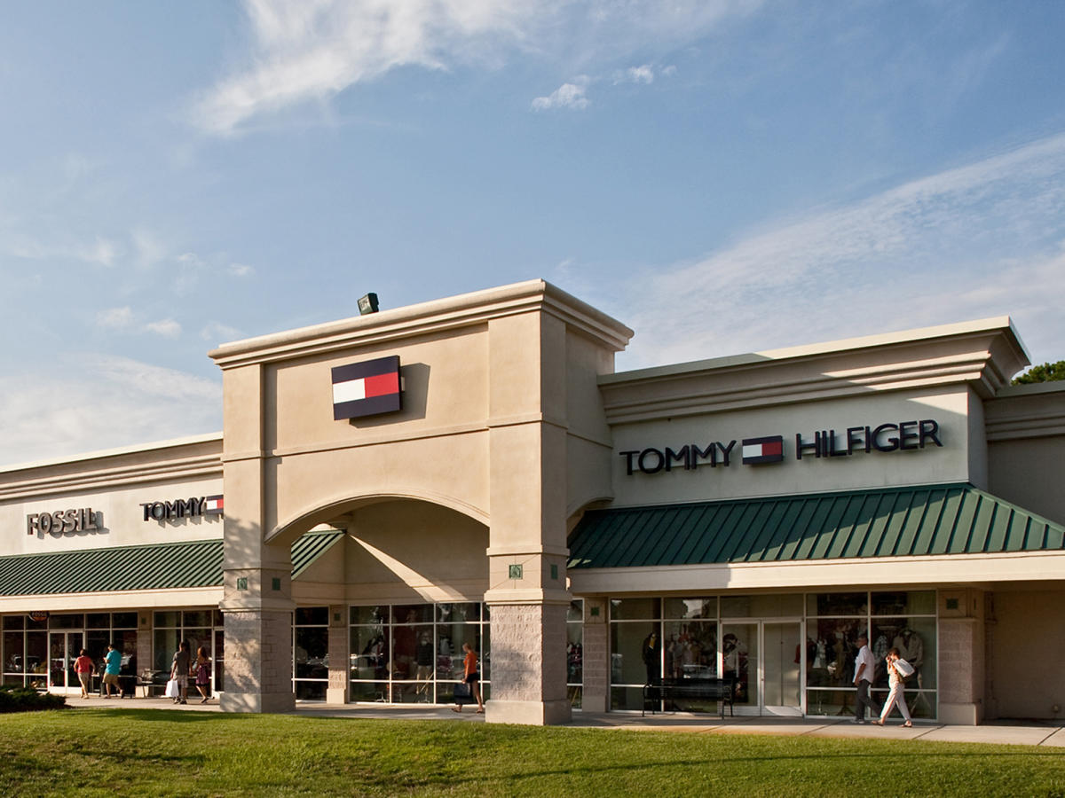 TOMMY HILFIGER USA - 12 Photos - 201 Premium Outlets Dr, Monroe, Ohio -  Department Stores - Phone Number - Yelp
