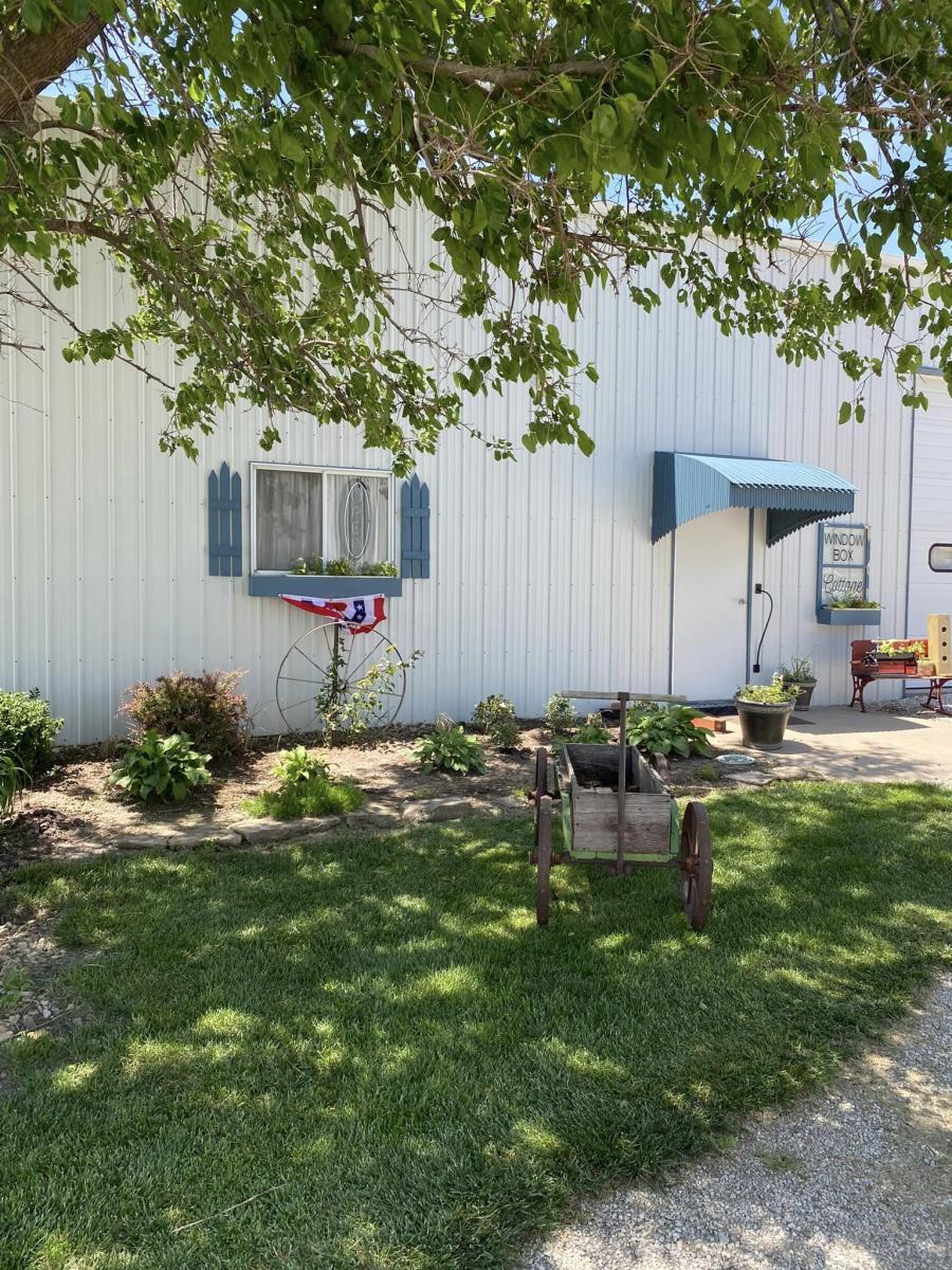 Window Box Cottage Hiawatha KS, 66434