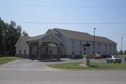 Celebration Centre Inn & Suites - Lyons KS, 67554