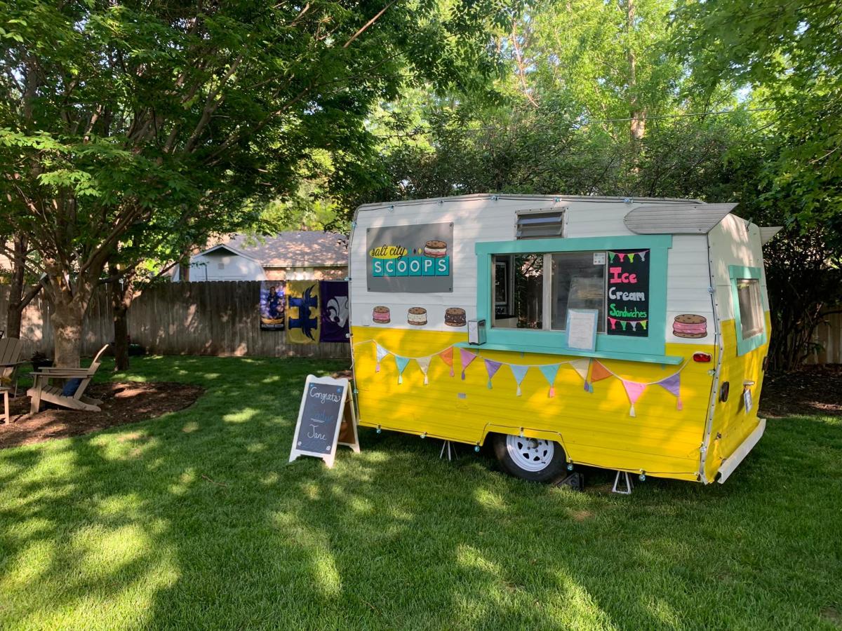 Salt City Scoops Hutchinson KS, 67501