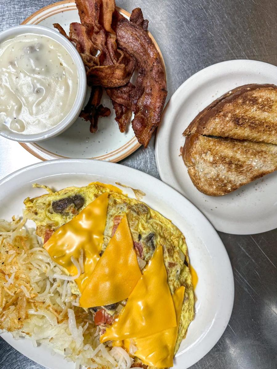 Trails Cafe Gardner KS, 66030