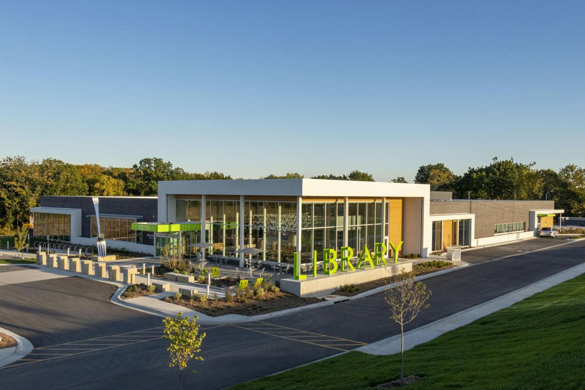 Mcpl Riverside Mid-Continent Public Library - Green Hills Library Center