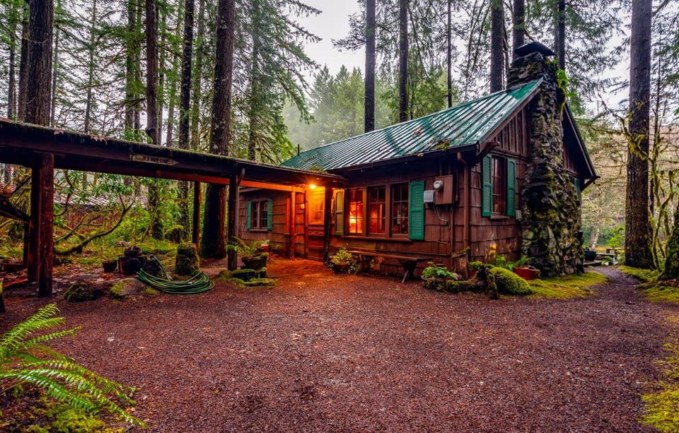 Knollhaven McKenzie River Cabin