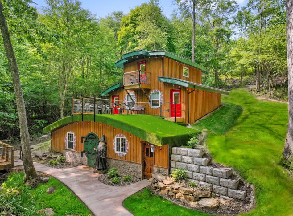 Hobbit House Farmington, PA