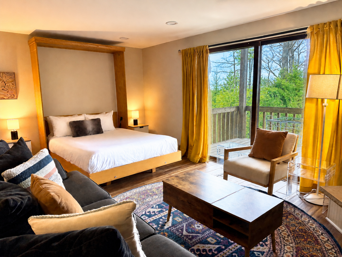 Sunset Condos & Guest Rooms
