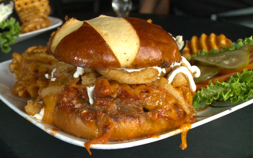 The Tracks Bar & Grill