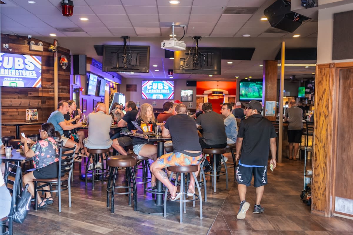 Sideouts Sports Tavern