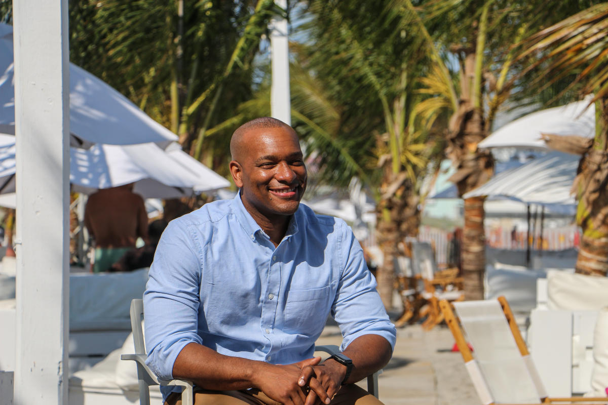 Bungalow Restaurant, Beach Bar and Hookah Lounge