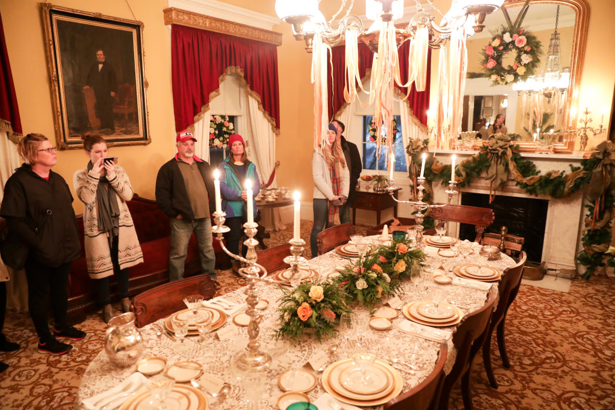 Candlelight Tours at The Mansion