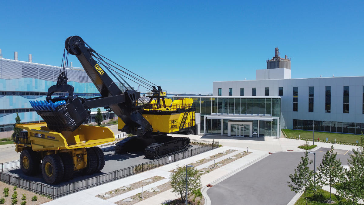 Komatsu Limited intelligence overview