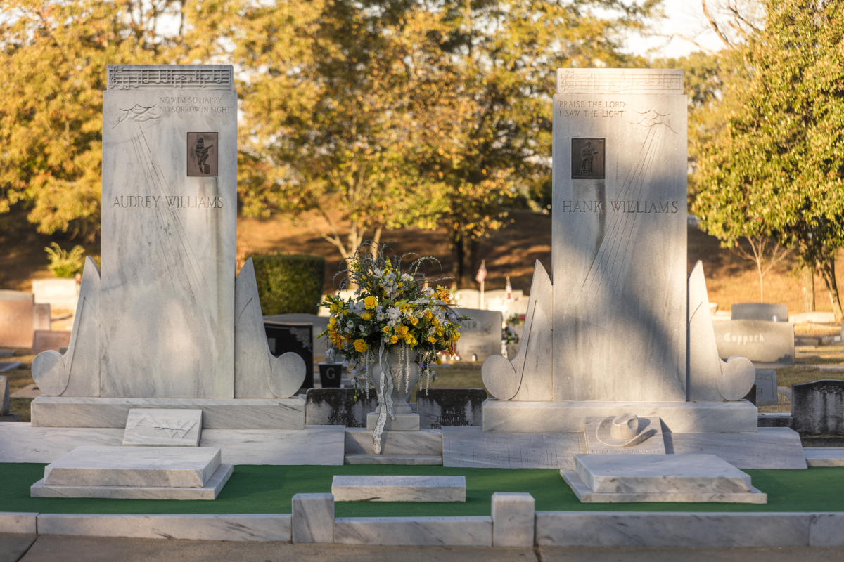 Hank Williams Memorial | Montgomery, AL
