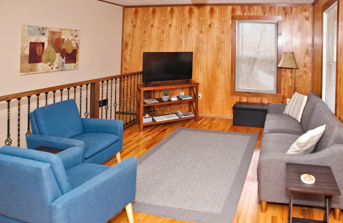 Morehead Cabin by the Lake