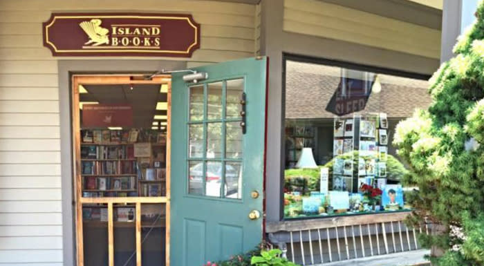 Island Books — Shopping & Retail in Middletown