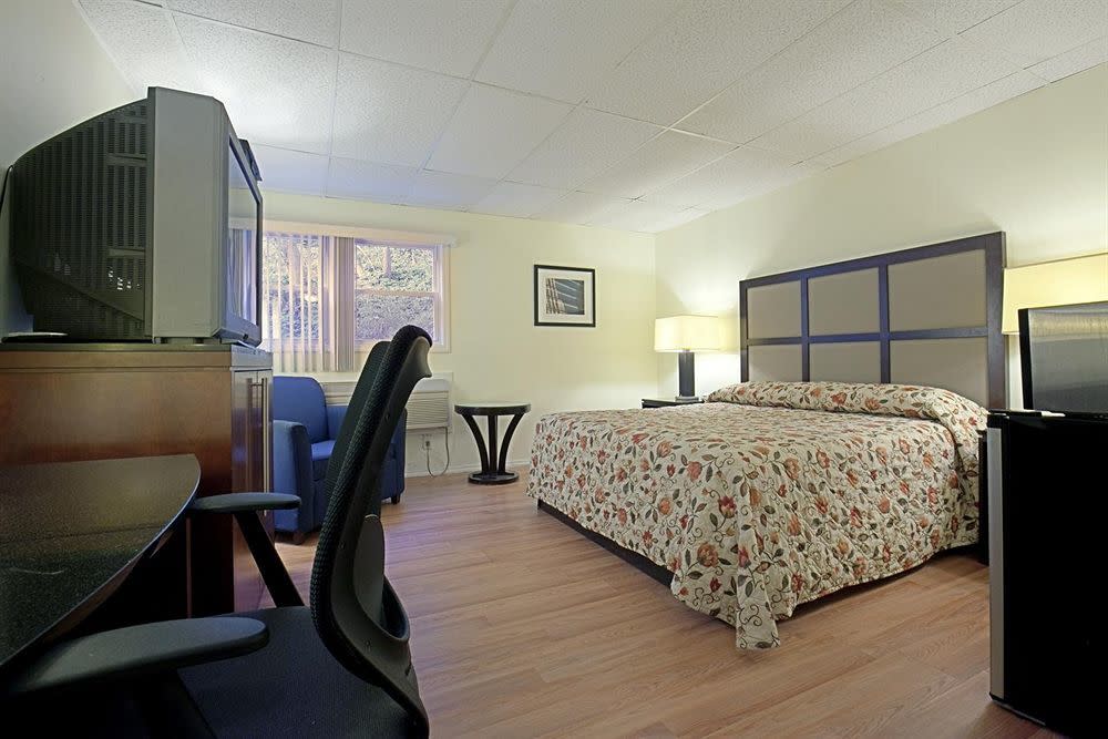 Americas Best Value Inn | Highland, NY 12528