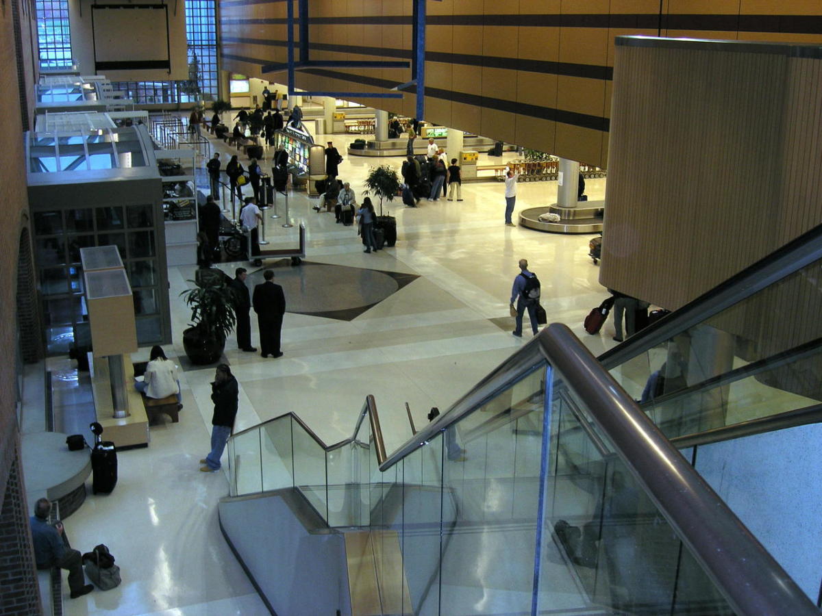 ALBANY INTERNATIONAL AIRPORT FLIGHT STATUS visual data 5