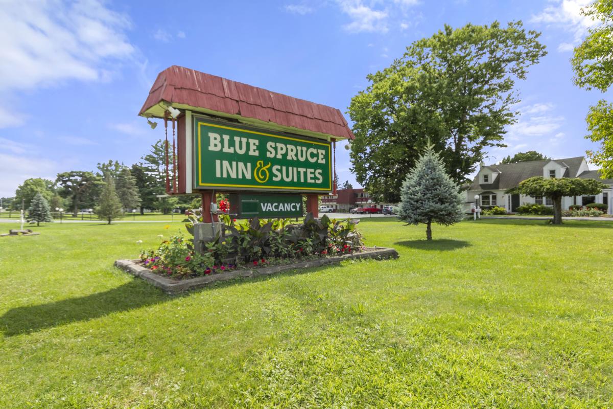 Blue Spruce Inn & Suites Valatie, NY 12184