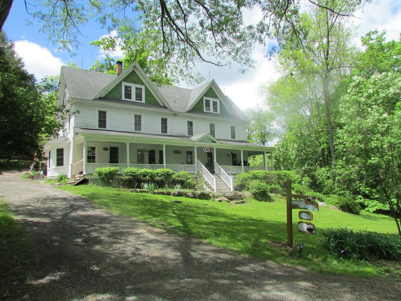 Bethel Pastures Farm Cabin Rentals Jeffersonville, NY 12748