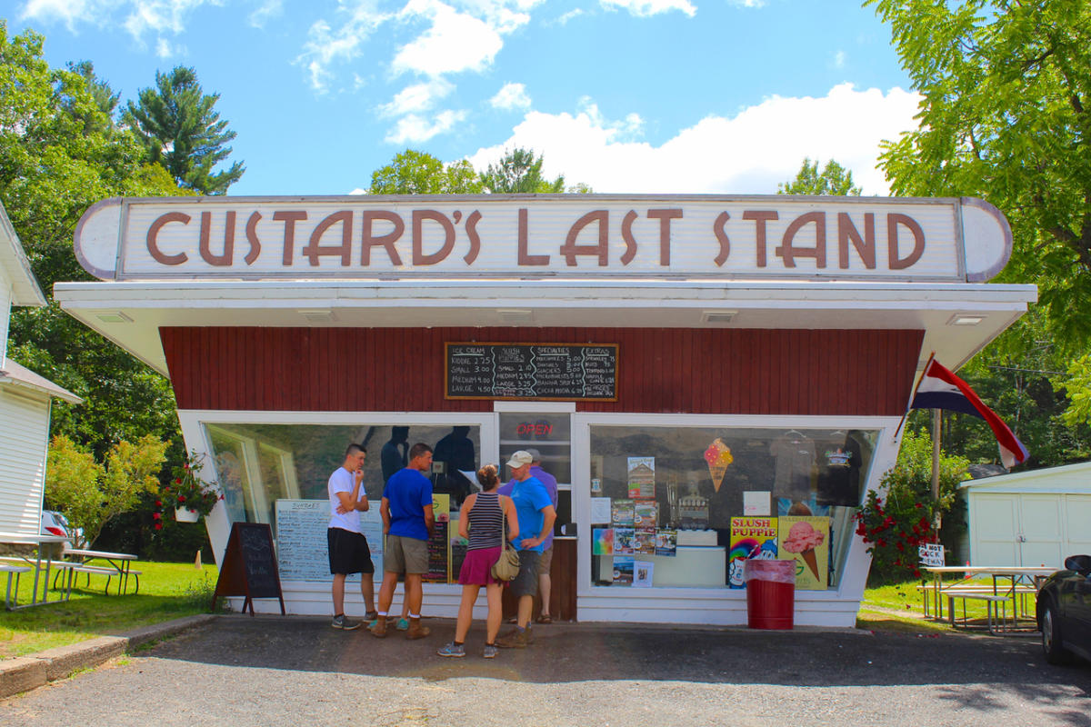 Custards-Last-Stand-Long-Lake0_24818433-a8bb-f94d-ea5093d550d042a7.jpg
