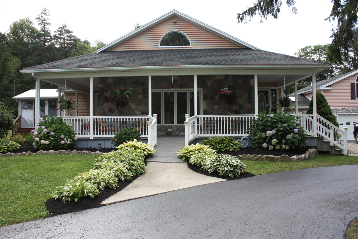 Hanover Hideaway Silver Creek, NY 14136