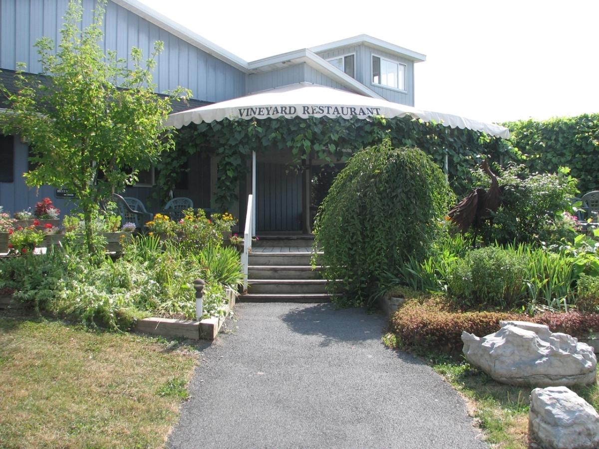 Knapp Winery and Field & Vine Restaurant Romulus, NY 14541