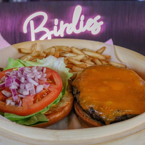 Birdies Indoor Golf and Cocktail Bar Patchogue, NY 11772