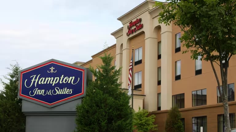 Hampton Inn & Suites