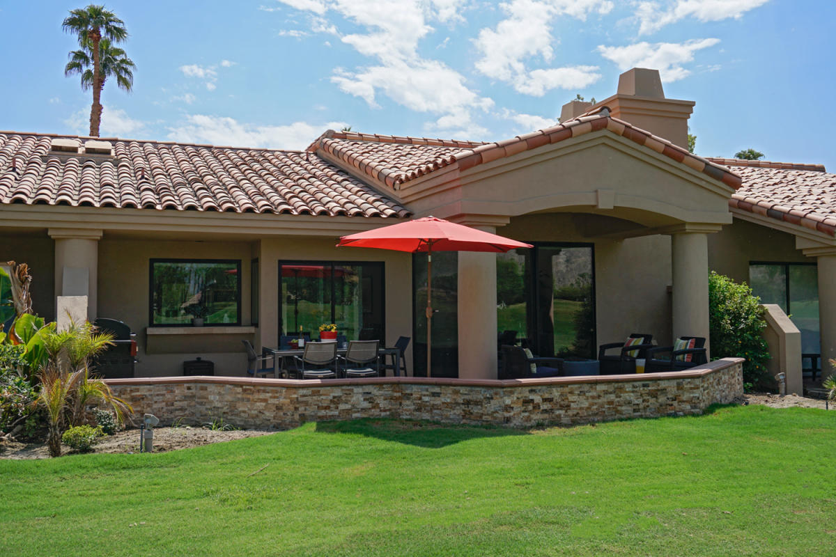 Luxury PGA West CondoMountain Views, 4Seater Golf Cart, Bikes More!