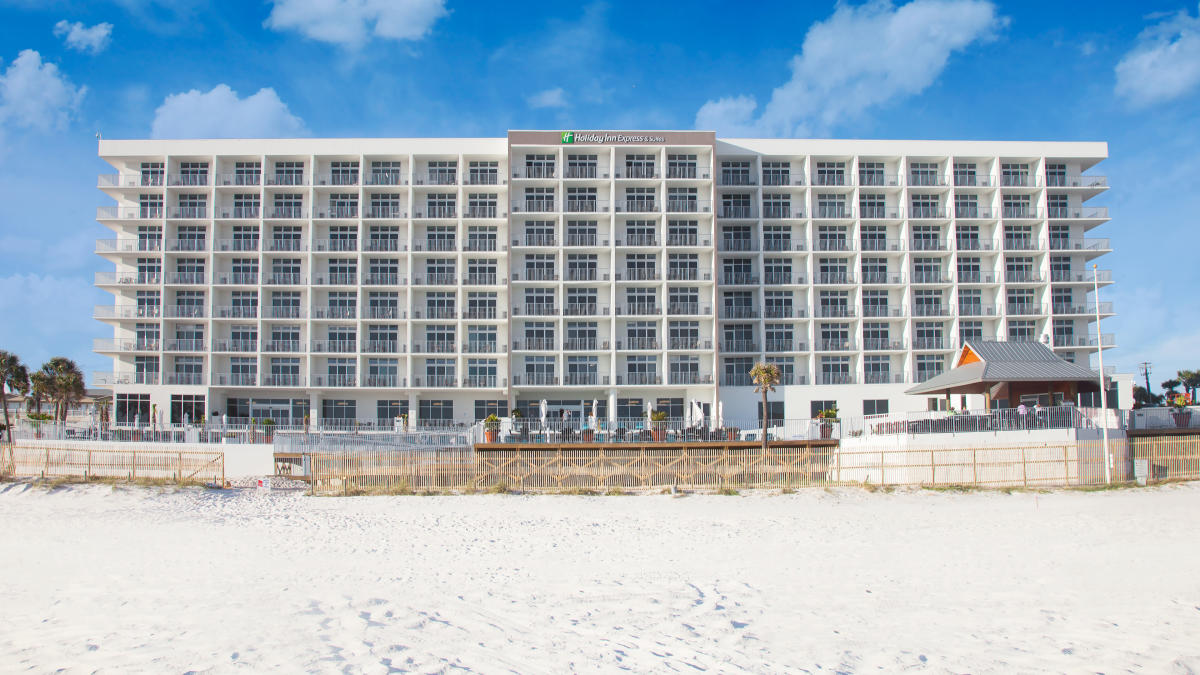 Holiday Inn Express Suites