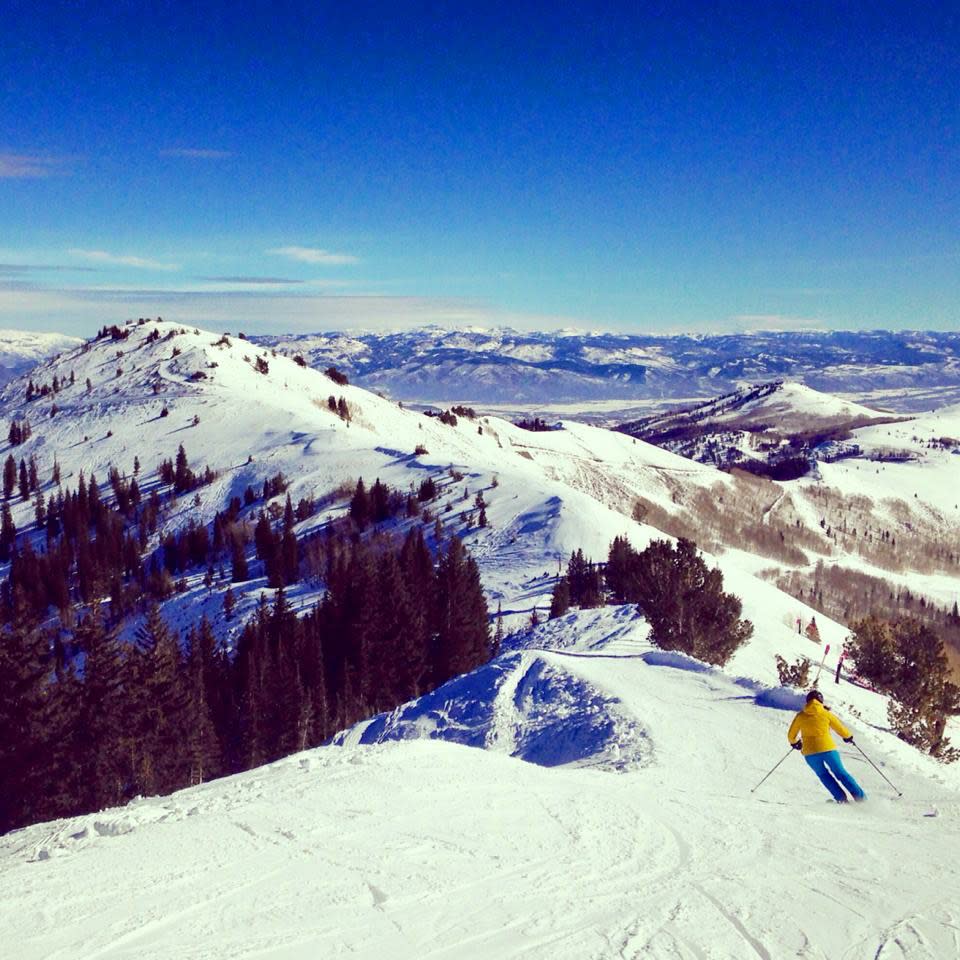 Aloha Ski & Snowboard Main Street