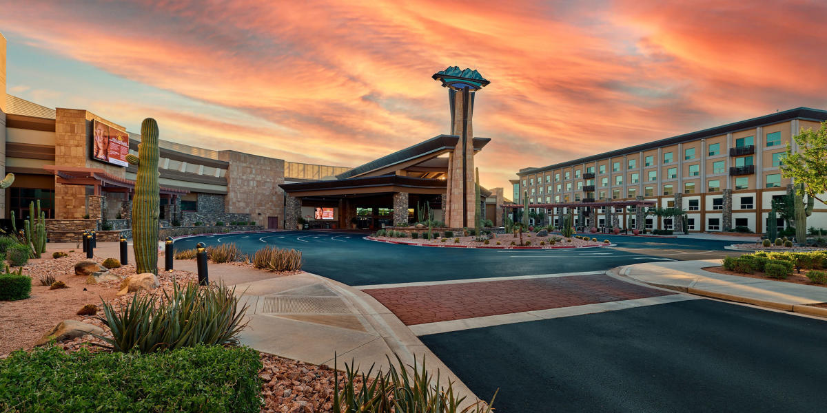 www.visitphoenix.com