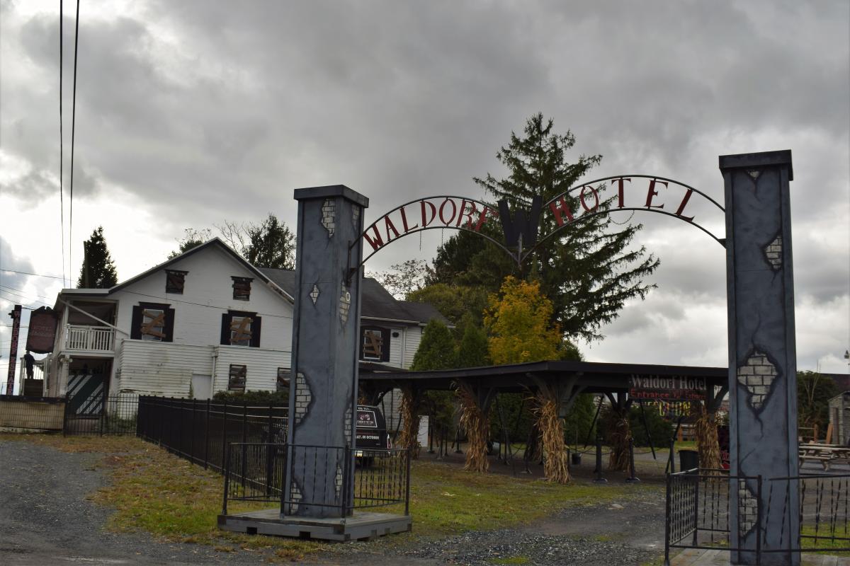 Waldorf Estate of FEAR Country Junction World's Largest General