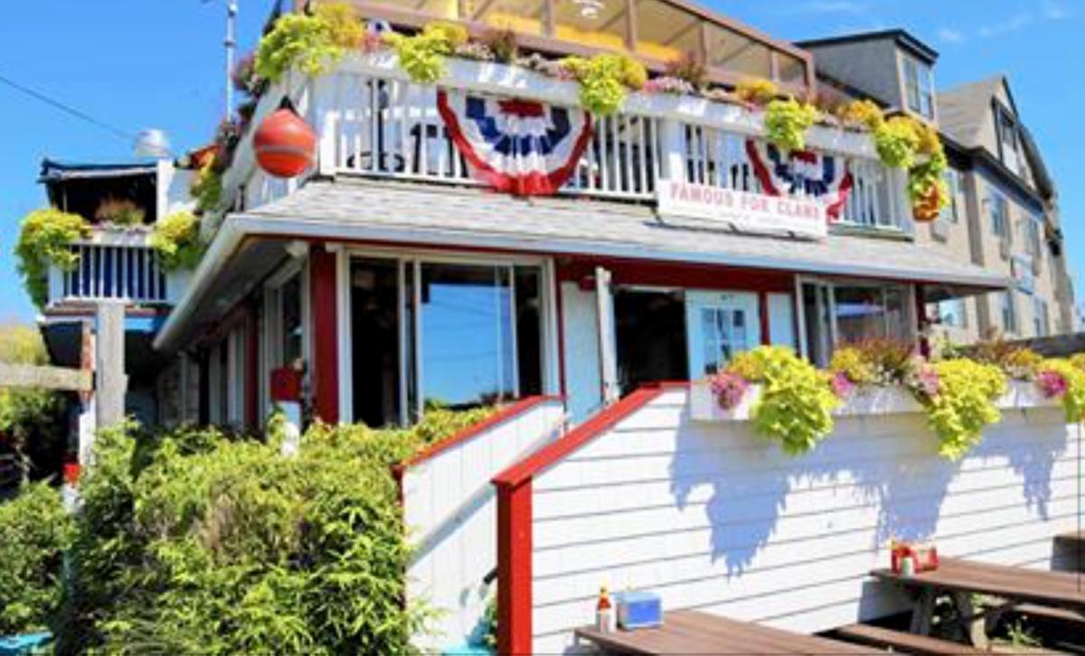Flo's Clam Shack & Raw Bar — Food & Drink in Middletown