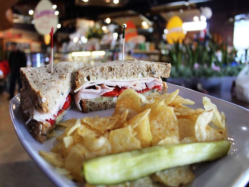 Lakeside Bakery Deli Cafe