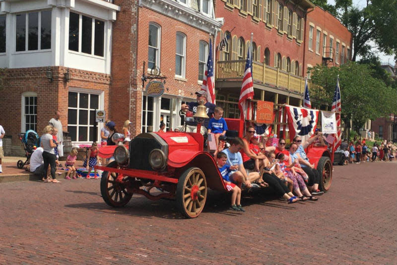 St. Charles Riverfest Parade