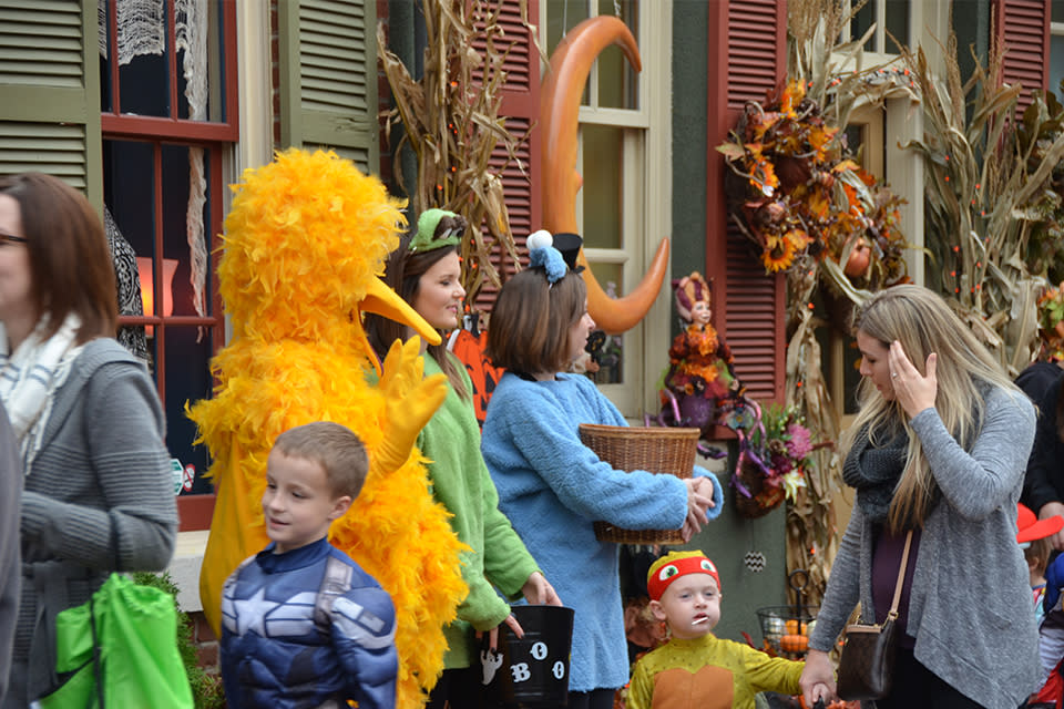 Trick or Treat on Main